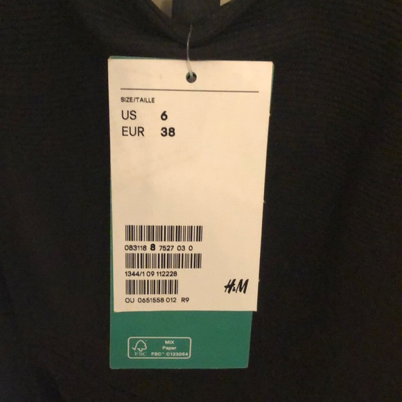 Too small - Picture 4 of 4